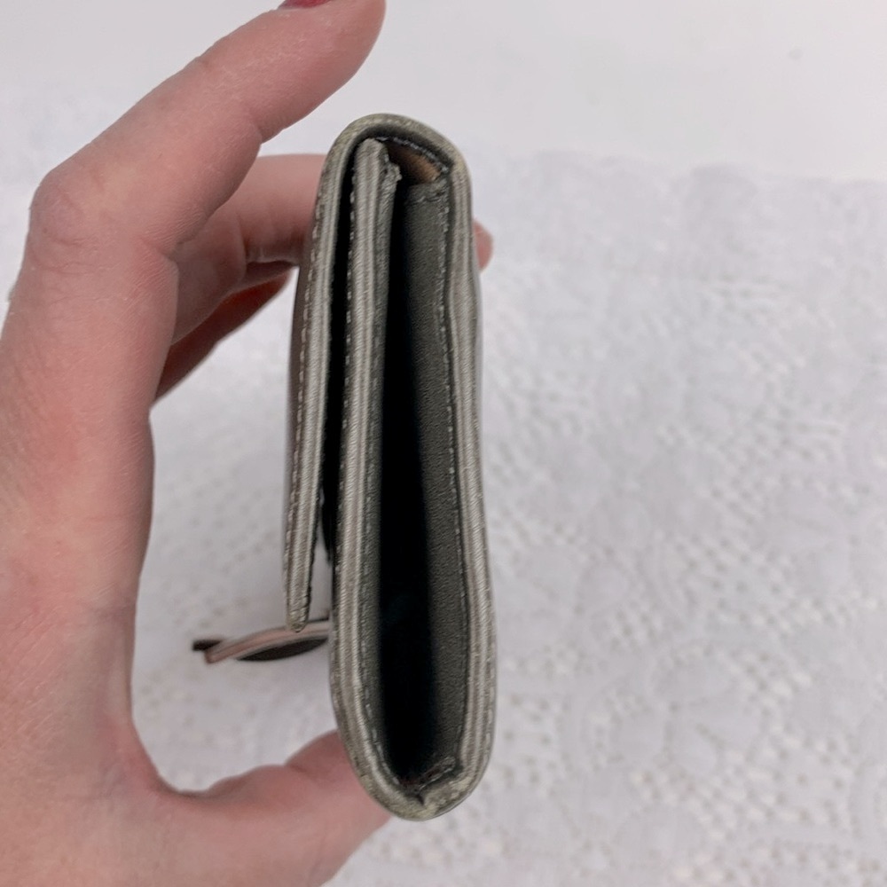 Vintage Coach Leather Wallet Gray Silver Clasp opening Zip Pocket Signature C - Picture 13 of 17